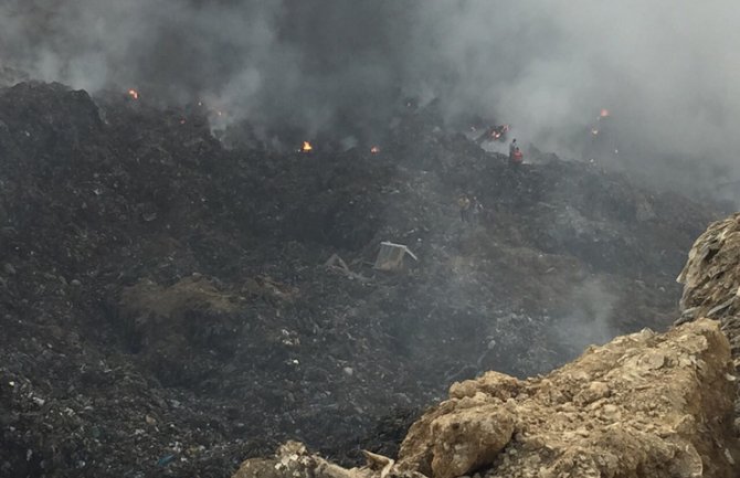 Uzašna nesreća u Novom Pazaru: Bageristu zatrpale tone smeća, pronađeno tijelo 