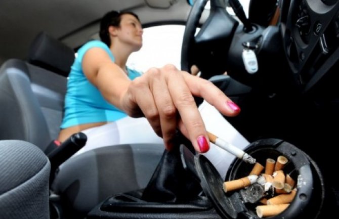 Zabrana pušenja u kolima, kazne do 100 eura, policija i ne mora da zaustavlja vozača