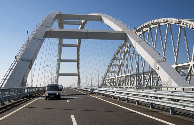 Most koji povezuje jug Rusije s Krimom otvoren za saobraćaj