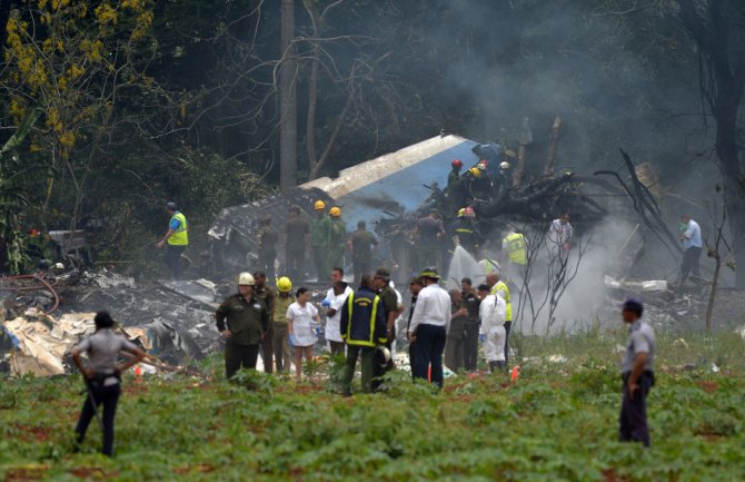 Više od 100 stradalih u padu aviona na Kubi, tri osobe preživjele (VIDEO)