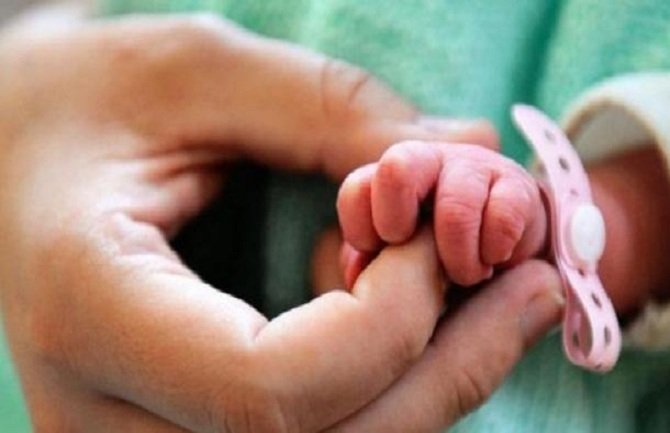 Nakon 12 godina na ostrvu na kojem je zabranjeno rađanje, na svijet došla beba