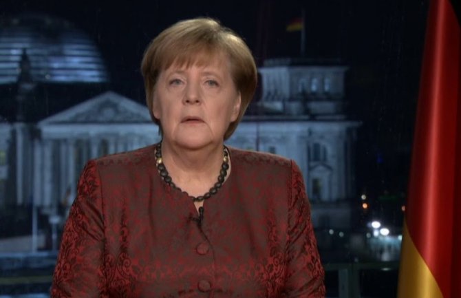 Avion Angele Merkel prinudno sletio u Keln