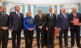 Uehara: Crna Goro, srećna godišnjica pristupanja NATO!