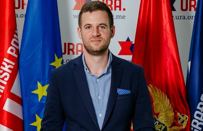 URA: Darmanović da opozove Mićunovića sa mjesta ambasadora u Srbiji
