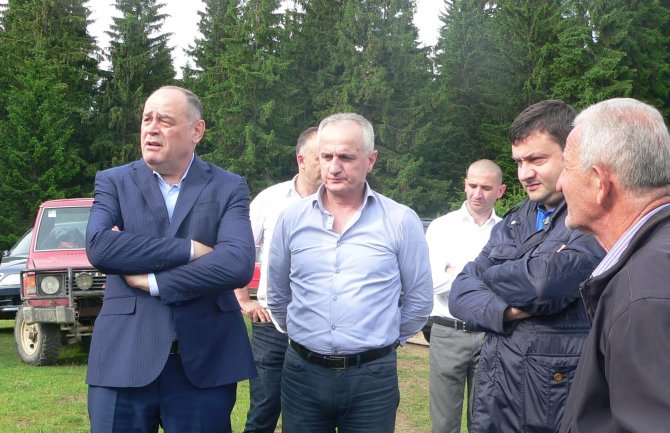 Simović obišao put od Kovrena: Na terenu lošije stanje nego što sam i pomišljao