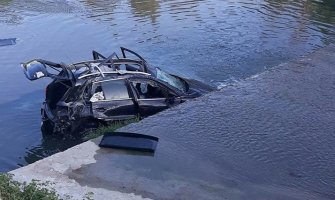 Udes u Baru: Vozilo završilo u rijeci, povrijeđeni prebačeni u bolnicu