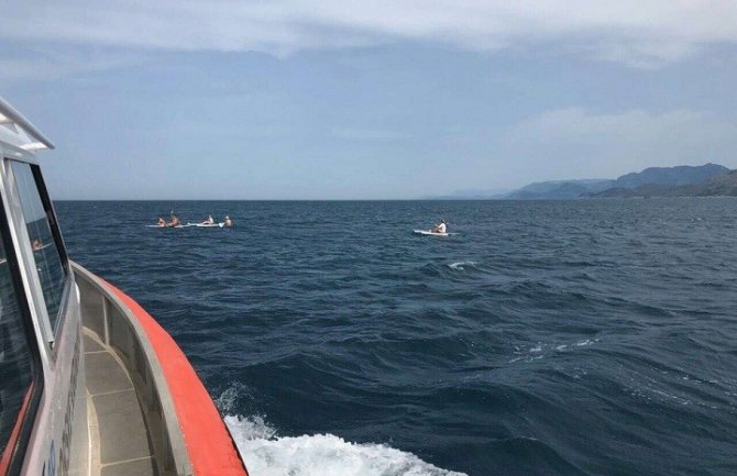 Deset Rusa spašeno na moru između Bara i Utjehe (FOTO)