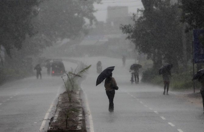 Oluja u Indiji: Namjanje 10 ljudi poginulo od udara groma