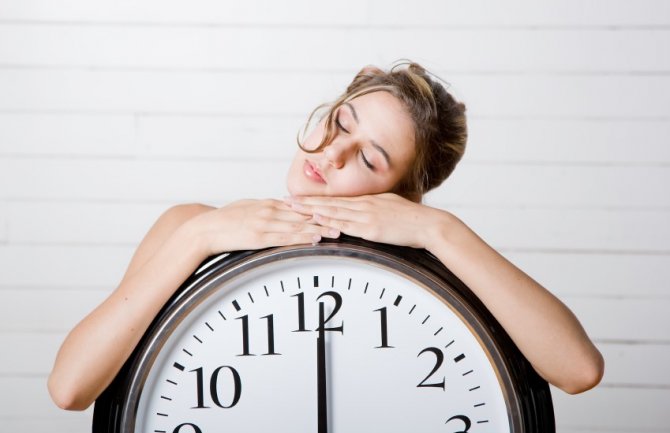 Manje od šest, a više od deset sati sna negativno utiče na metabolizam