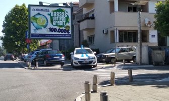 Novčana kazna za policajca koji je nepropisno parkirao vozilo u centru Podgorice