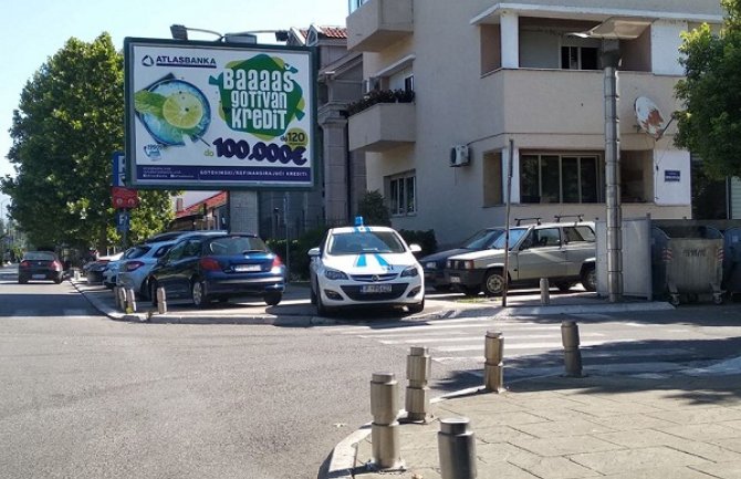 Novčana kazna za policajca koji je nepropisno parkirao vozilo u centru Podgorice