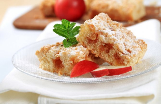 Danas je Petrovdan: Domaćice, danas pripremite kolač od jabuka