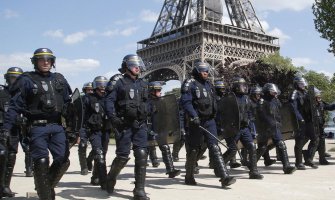 U Parizu pojačane mjere bezbjednost zbog Dana pada Bastilje i Mundijala (FOTO)