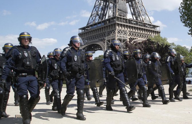 U Parizu pojačane mjere bezbjednost zbog Dana pada Bastilje i Mundijala (FOTO)