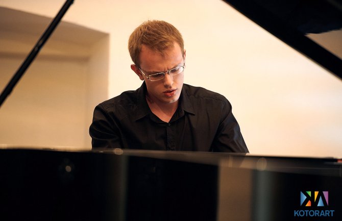 Pijanista Andrija Jovović  nastupio na Don Brankovim danima muzike (FOTO)