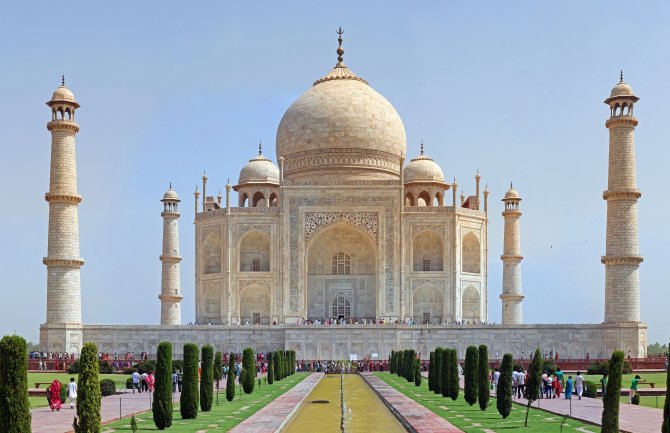 Tadž Mahal donosi veliki novac, ali Indija ga polako uništava