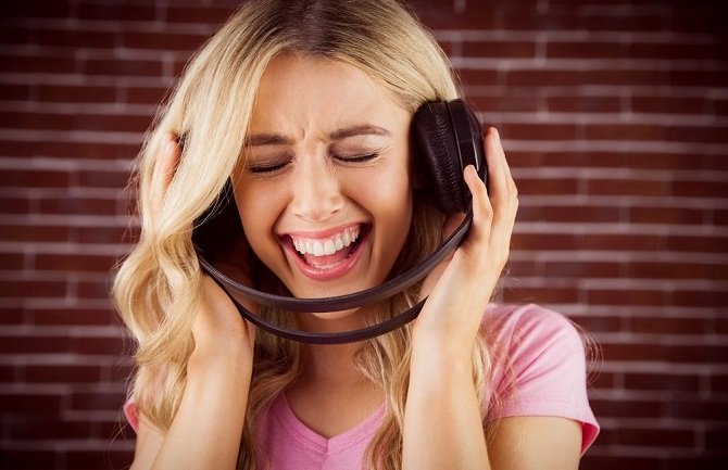 Milijardu mladih u opasnosti da izgubi sluh zbog glasne muzike