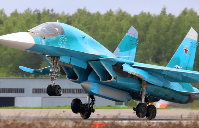 Pogledajte kako ruski bombarder Su-34 uništava brod supersoničnom raketom (VIDEO)