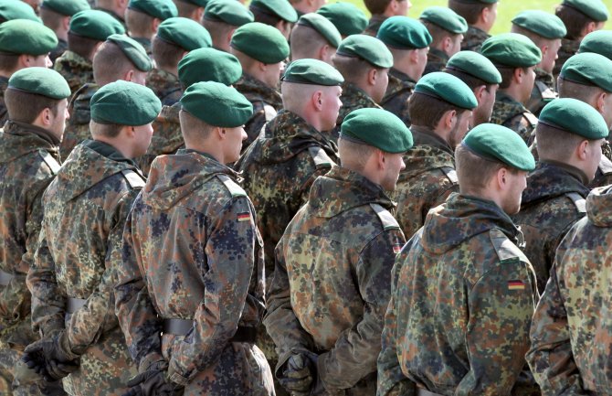 Njemačka ponovo uvodi vojni rok?