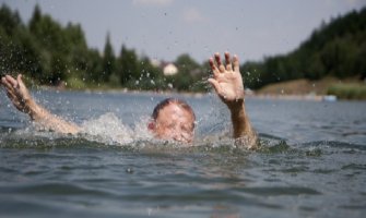 Tragedija na Dunavu: Utopio se dječak (16)