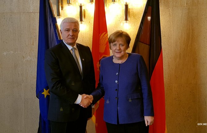Zvanična posjeta Njemačkoj:Marković u petak sa Merkel