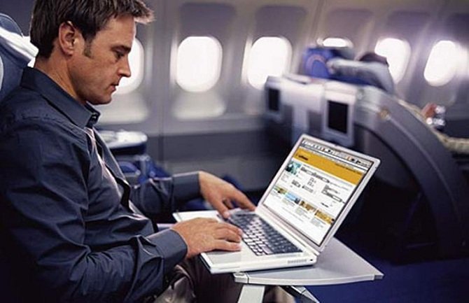 Evo kako pregrijan laptop može dovesti do avionske nesreće