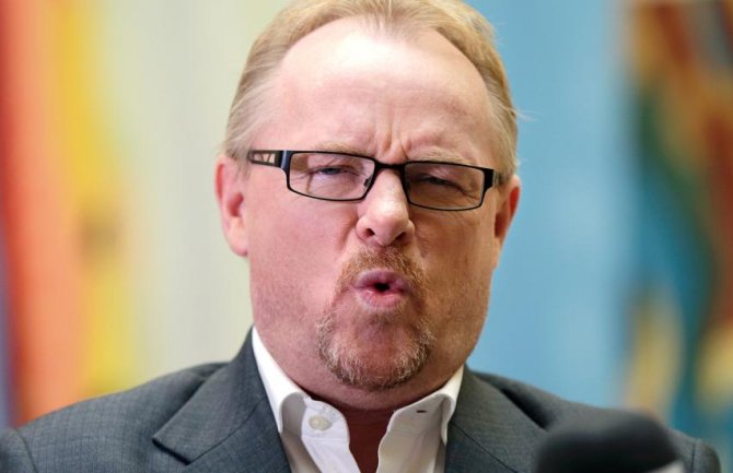 Norveška: Ministar podnio ostavku jer je službeni telefon nosio na ljetovanje