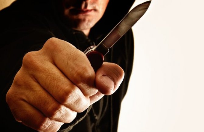 Policija razbojništvo riješila za 40 minuta: Prijetio nožem radnici i otuđio 1.575 eura