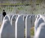 Za ubistvo 8372 ljudi u Srebrenici presuđeno je 700 godina zatvora. Manje od mjesec po ubijenom. Šta velite: pravda je spora ali dostižna?