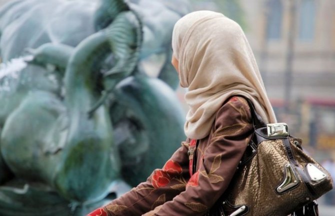 Iran: Hidžab po svaku cijenu