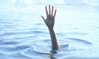 Tragedija u Baru: Muškarac doživio srčani napad u vodi i preminuo