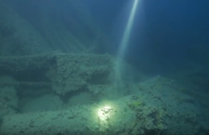U Jadranskom moru pronađen sef sa zlatom (VIDEO)