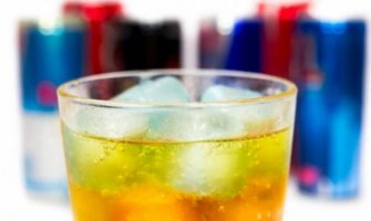 Ljekari upozorili: Kombinacija alkohola i energetskih pića može biti smrtonosna