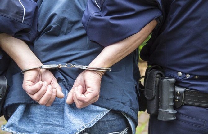 Ovih 16 osoba uhapšeno je juče u Podgorici zbog utaje poreza