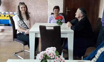 Miss Crne Gore posjetila Dom starih Bijelo Polje: Poželjeli joj da osvoji titulu najljepše žene svijeta