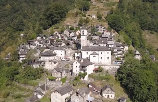 Selo u Švajcarskoj postaje HOTEL (VIDEO)