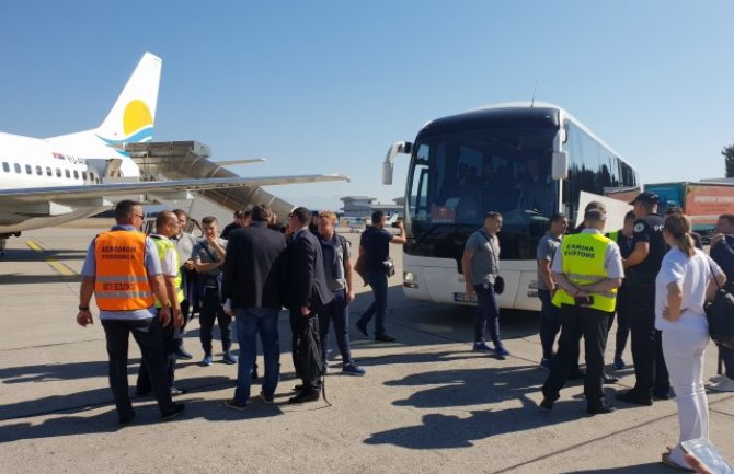 Podgorica: Policija dočekala fudbalere Srbije, više ulica sjutra zatvoreno za saobraćaj