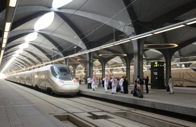 Novi super-brzi voz povezao dva sveta grada: Od Meke do Medine za dva sata