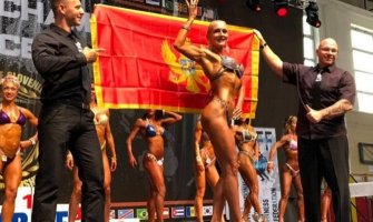 Bjelopoljka (46) drugu godinu zaredom svjetska prvakinja u fitnesu i bodibildingu (FOTO)