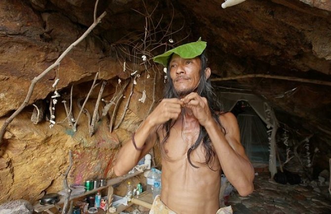 “Čovjek iz pećine“ privodi žene bez problema: Nekad se grlimo, nekad imamo seks