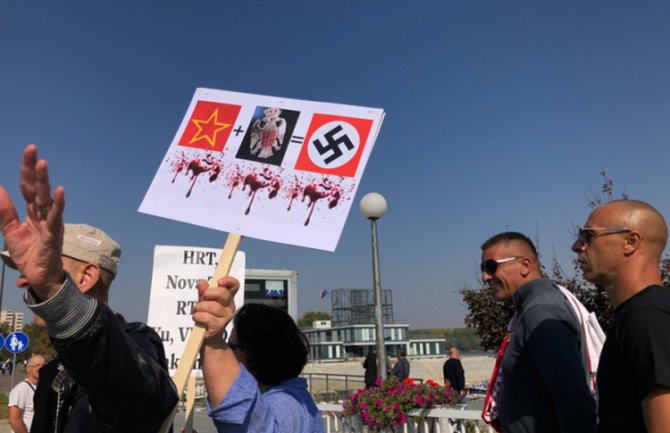 Vukovar: Na protest  došli sa ustaškim obilježjima