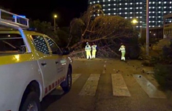 Portugal: Povrijeđeno 27 osoba u oluji  (Video)