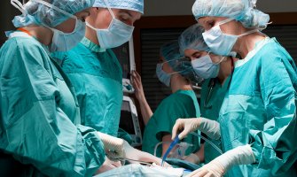 Banjaluka: Ljekari odstranili tumor materice težak čak 30 kilograma