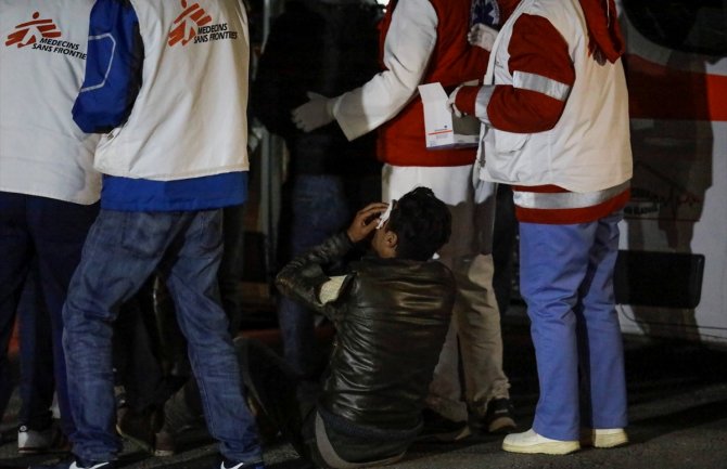 Migranti vraćeni na lokaciju od jutros, ima povrijeđenih i privedenih