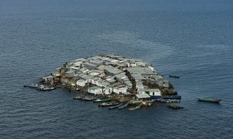 Postoji maleno ribarsko ostrvo veličine fudbalskog terena na kojem živi 500 ljudi