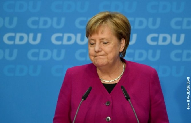 Angela Merkel se povlači s čela CDU-a, kancelarka ostaje do 2021. godine
