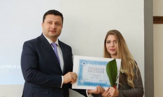 Ana Šćepanović najbolji student Pravnog fakulteta u Bijelom Polju