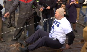 Ukrajina: Zubima  pomjerio brod od 614 tona (VIDEO)