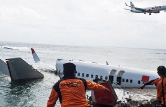  Indonezija: Pronađena 104 tijela stradalih nakon pada aviona