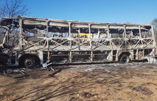 Stravična nesreća u Zimbabveu: Autobus izgorio, poginulo 40 ljudi 